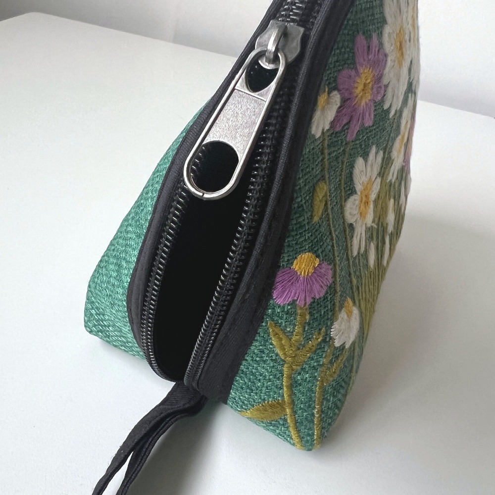 Embroidered Floral Cosmetic Bag Makeup Pouch Green Daisy Travel Toiletry Case - Picture 5 of 13
